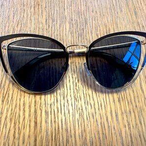 VINTAGE Salvatore Ferragamo Burgundy/Solid Avio